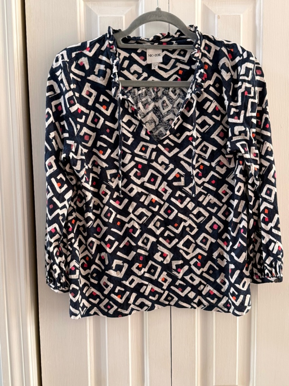 Nic+Zoe Navy Geometric V-Neck Tie-Detail Top small